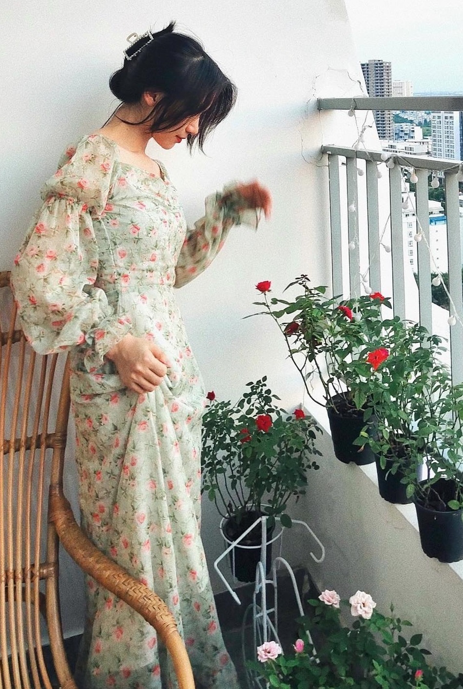 Mặc váy trẻ trung và tôn dáng như nữ ca sĩ cao 1m55- Ảnh 10. Mặc váy trẻ trung và tôn dáng như nữ ca sĩ cao 1m55- Ảnh 10.