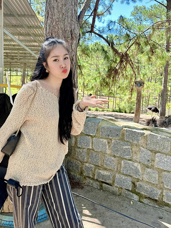 Lê Phương diện đồ trẻ đẹp ra sao sau khi 'đánh bay' 30kg mỡ?- Ảnh 5. Lê Phương diện đồ trẻ đẹp ra sao sau khi 'đánh bay' 30kg mỡ?- Ảnh 5.