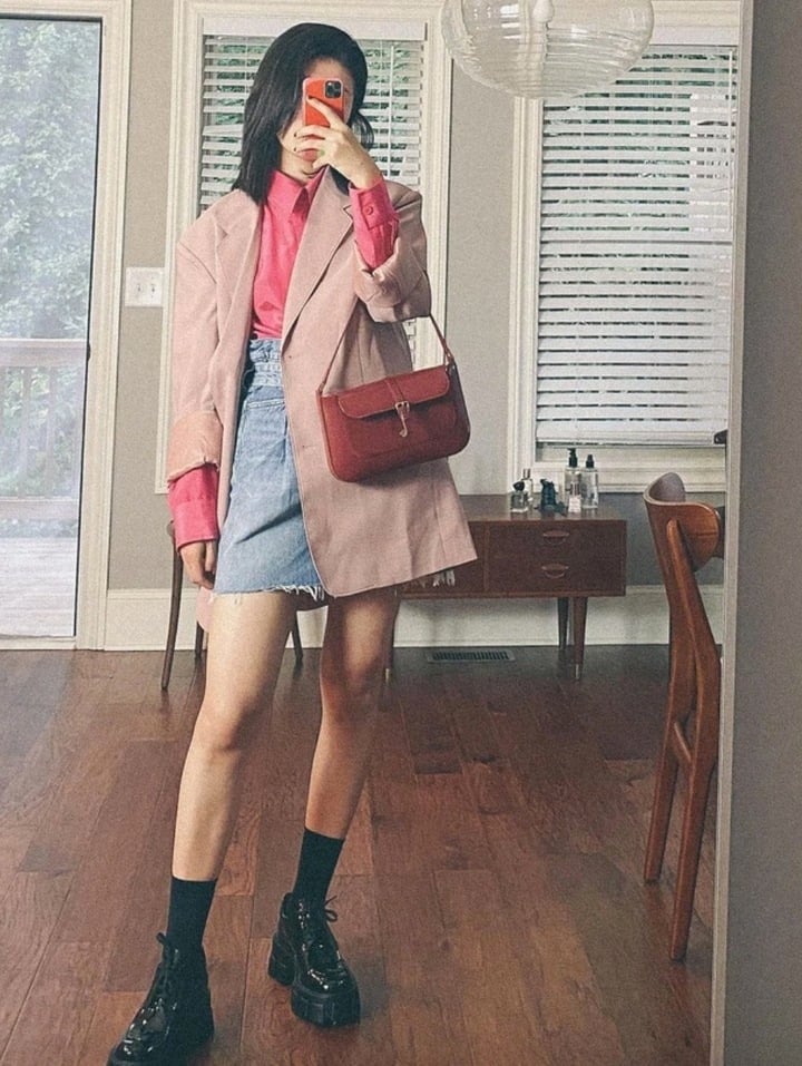 Cách phối áo blazer với chân váy - Ảnh 2. Cách phối áo blazer với chân váy - Ảnh 2.