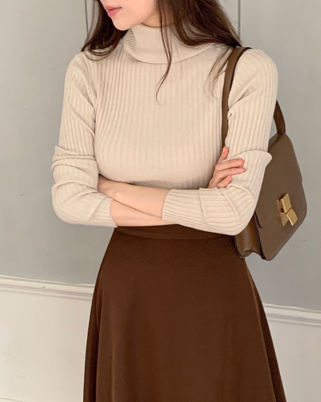 Kiểu áo nhất định phải có trong mùa lạnh: Tôn dáng, sành điệu và thanh lịch tuyệt đối- Ảnh 7. Kiểu áo nhất định phải có trong mùa lạnh: Tôn dáng, sành điệu và thanh lịch tuyệt đối- Ảnh 7.